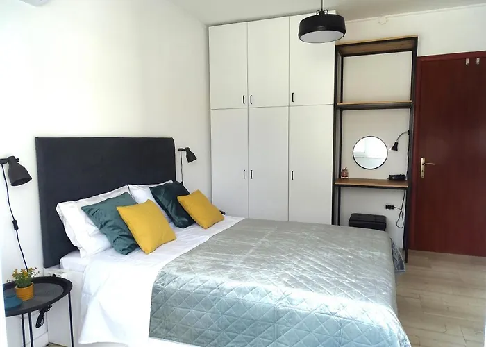Zeus Bright & New Apartment - 25\' Walk To The Acropolis