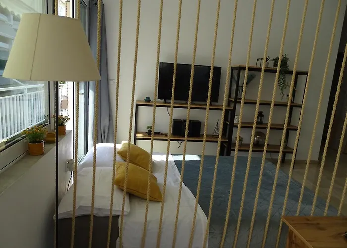 Zeus Bright & New Apartment - 25\' Walk To The Acropolis